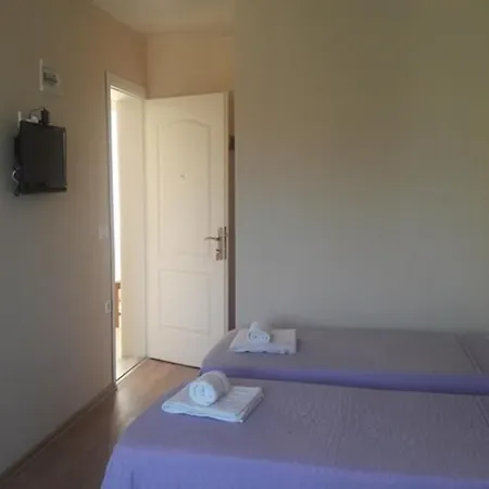 Camlaraltipansiyon Homestay *