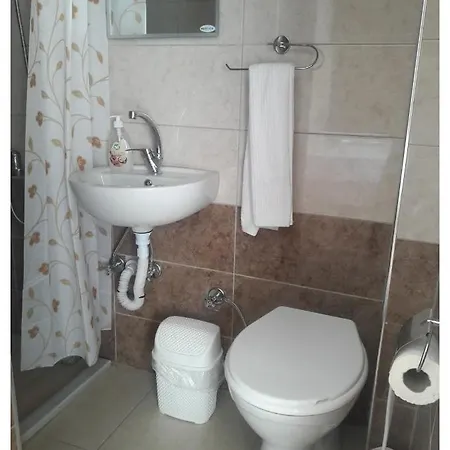Camlaraltipansiyon Homestay Ayvalik